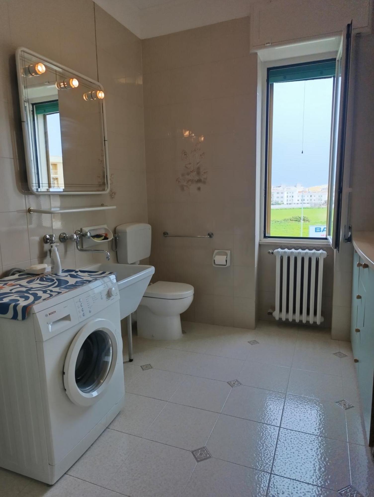 Le Rondini Apartment Trani Exterior photo
